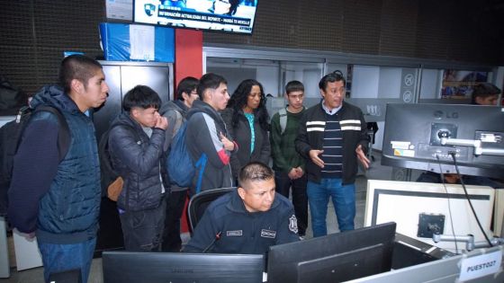 Estudiantes de Informática conocieron el funcionamiento interno del 911