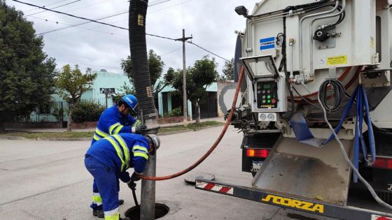 Aguas del Norte realiza el mantenimiento de redes de cloacas