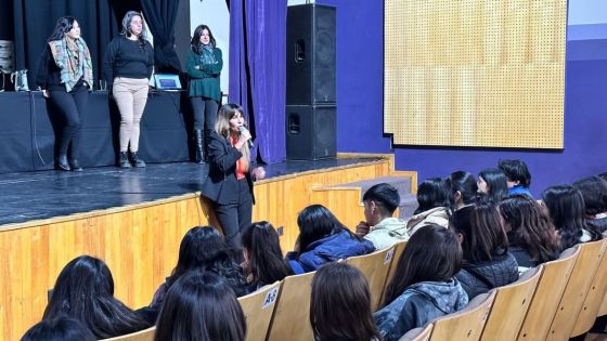 Taller de prevención del ciberbullying: formando líderes en General Güemes