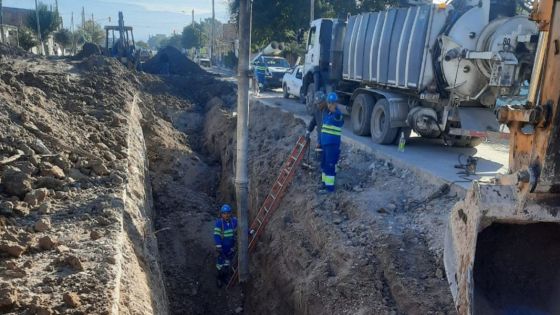 Reparan la red colectora cloacal en distintos puntos de zona sur