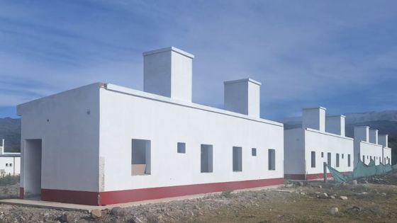 En La Caldera se reactivó la obra de 14 casas