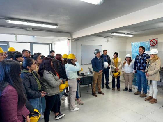 Jarsún recibió a estudiantes que visitaron la planta potabilizadora de agua de Campo Alegre