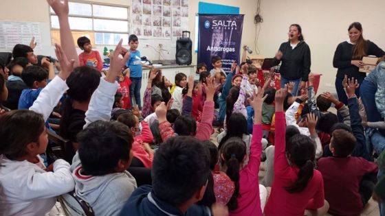 La Agencia Antidrogas brindó talleres preventivos en la escuela 4607 de Padre Lozano