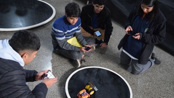 Alumnos de escuelas técnicas participaron de una competencia de robótica