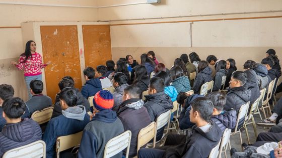 Estudiantes del colegio secundario Dr. Salvador Mazza fueron concientizados acerca de la trata de personas