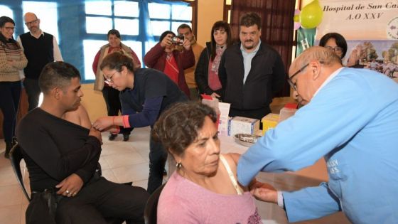 En San Carlos se vacuna al personal estratégico contra el dengue