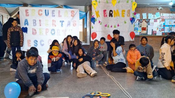 El color y el movimiento predominaron en la vuelta a clases en 50 escuelas de la Provincia