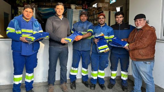 Entregaron uniformes a trabajadores de Aguas del Norte