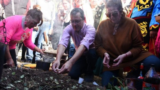 Se realizó el tradicional convite a la Pachamama en el Mercado Artesanal de Salta