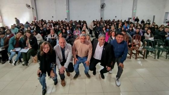 Más de 350 docentes de Cerrillos, La Merced y Embarcación se formaron en protección de la niñez y adolescencia