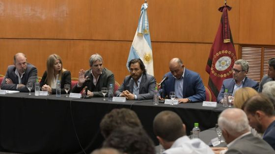 Mesa de diálogo entre Gobierno de Salta, Economía de Nación y sectores industrial, empresarial y productivo