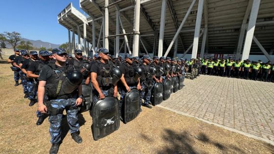 Importante trabajo de seguridad por el partido de fútbol entre Central Norte y Club Santamarina