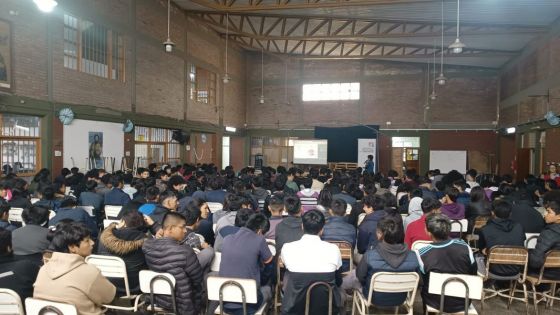 Más de 300 estudiantes fueron concientizados sobre ciberdelitos y bullying