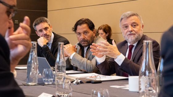 En busca de inversiones para Salta, Sáenz se reunió con directivos de grandes mineras del mundo