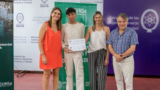 Más de 100 personas egresadas de los talleres del CEUNSa para Mujeres y Diversidades recibieron sus certificados