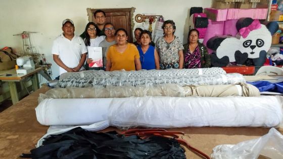 Salta Produce forma y entrega elementos a textileras a salteñas emprendedoras