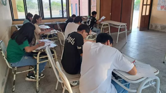 Educación prepara a los estudiantes secundarios para el mercado de trabajo