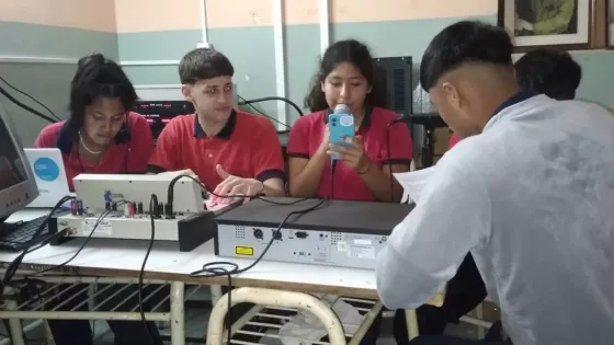 Estudiantes se capacitaron en géneros periodísticos y formatos radiofónicos