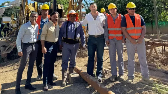 Inversión histórica en obras de agua para Capital: Sáenz supervisó el nuevo pozo en el Polideportivo Delmi