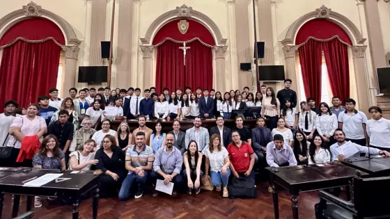 Programa Iniciativa Joven: estudiantes simularon una sesión en la Cámara de Diputados de Salta