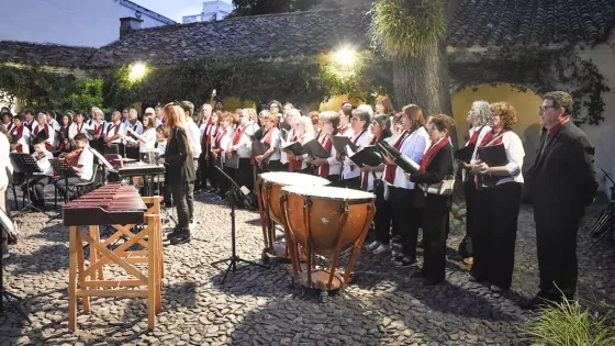 El Coro de las Personas Mayores actuó en el Museo Histórico del Norte