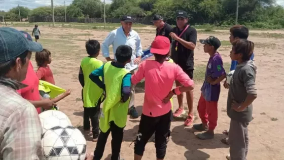 Más de 300 futbolistas asistieron a una capacitación en Rivadavia Banda Norte