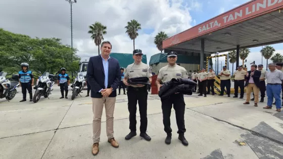 Entrega de equipamiento a Seguridad Vial con fondos del pago de multas