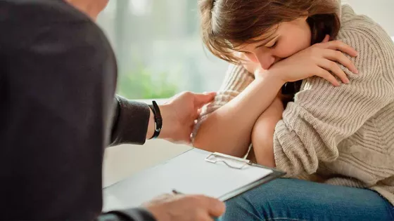 Ante un cuadro depresivo se debe buscar ayuda en hospitales o centros de salud