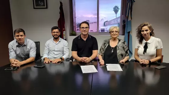 La UPATecO y la Municipalidad firman convenio por capacitación para el pase a planta permanente