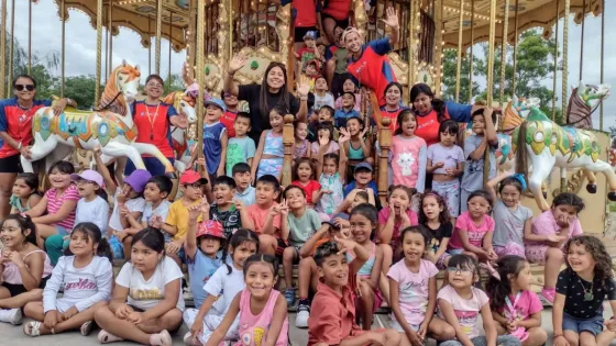 Jornada recreativa en el Parque Bicentenario de los chicos que asisten a la colonia de vacaciones