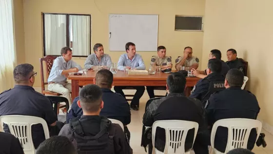 Jefes de distintas áreas policiales expusieron sobre el servicio que brindan en Rosario de la Frontera